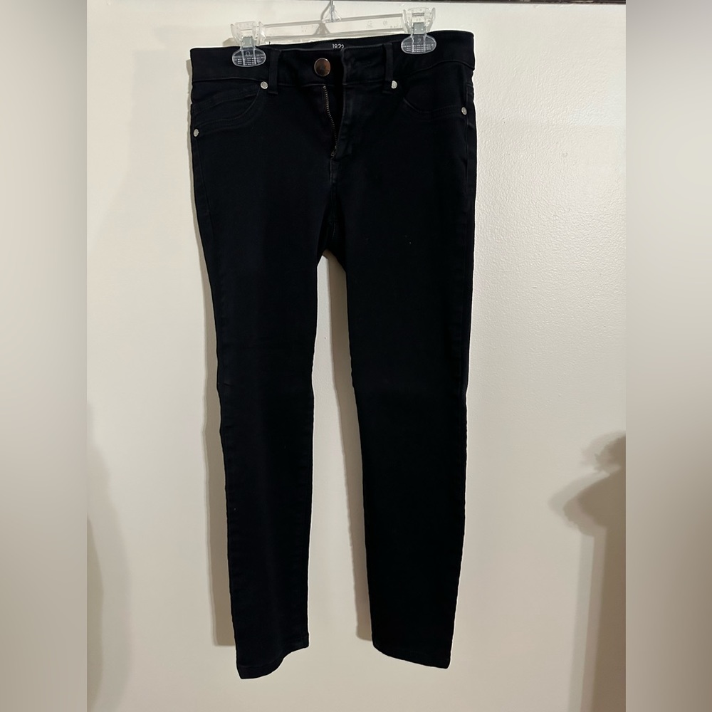 1822 black skinny jeans. Gently worn. Size 28